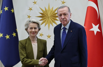 Ərdoğan Fon der Lyayenlə Türkiyə-Aİ münasibətlərini, regional inkişafları və əməkdaşlığı müzakirə edib