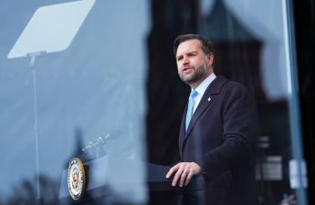 Вэнс: США и Иран близки к сделке, но риск войны сохраняется