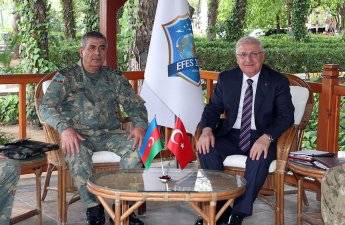 Гасанов обсудил в Турции военное сотрудничество и учения-ФОТО