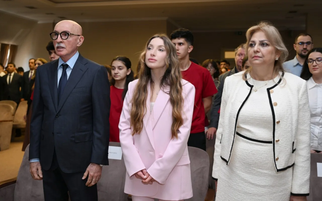 Alena Əliyeva “Zəkaların mübarizəsi II” olimpiadasının final mərhələsində - FOTOLAR