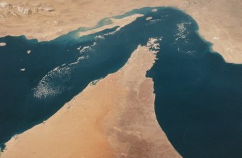 CENTCOM: Hörmüz boğazında 94 ticarət gəmisi başqa istiqamətə yönəldilib