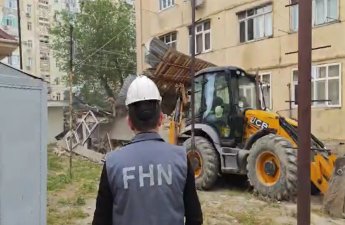 Sumqayıtda qanunsuz tikili sökülüb - VİDEO
