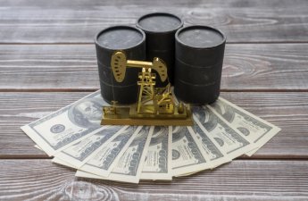 Азербайджанская нефть подешевела на более чем $4