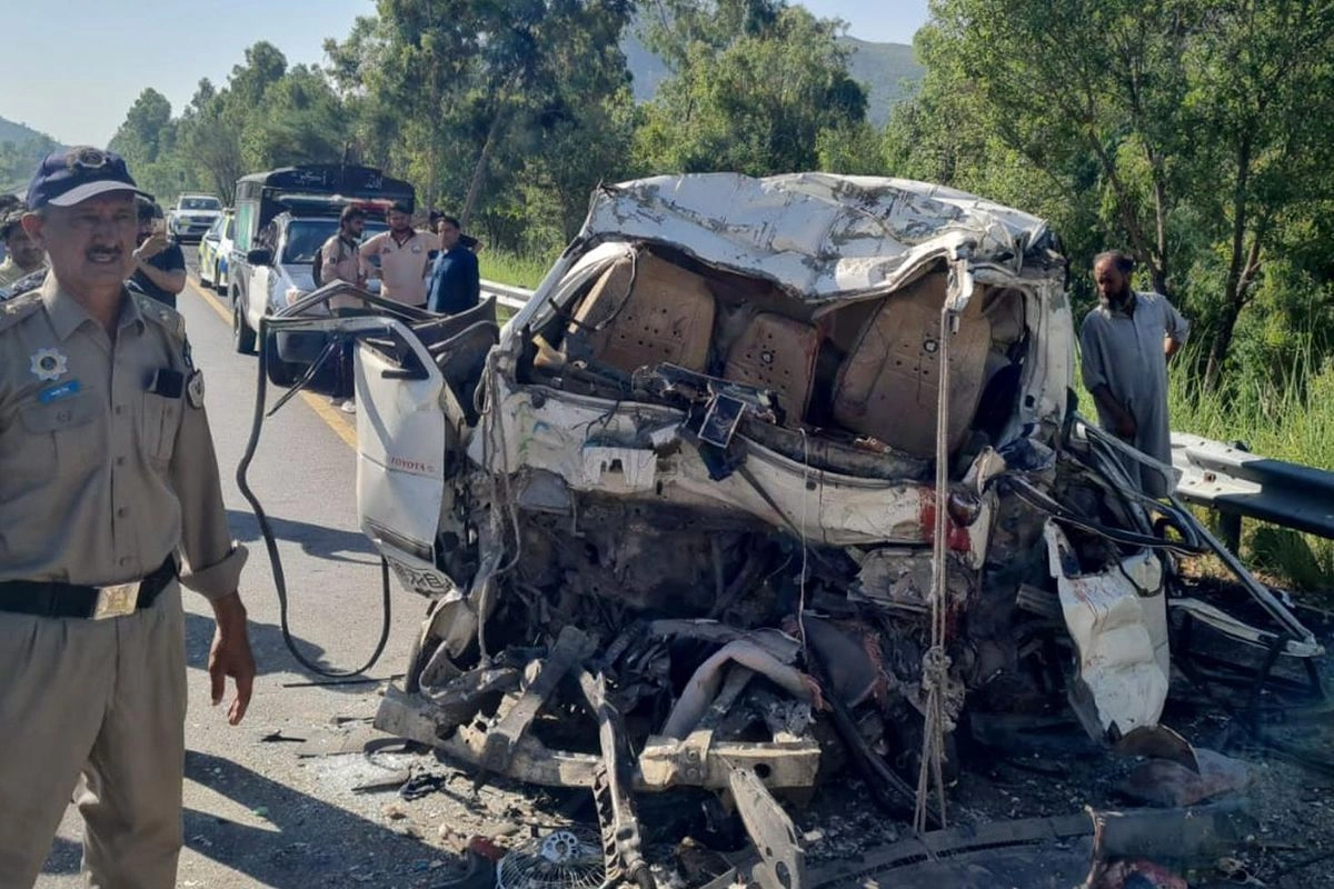 Pakistanda ağır yol qəzası: 17 ölü