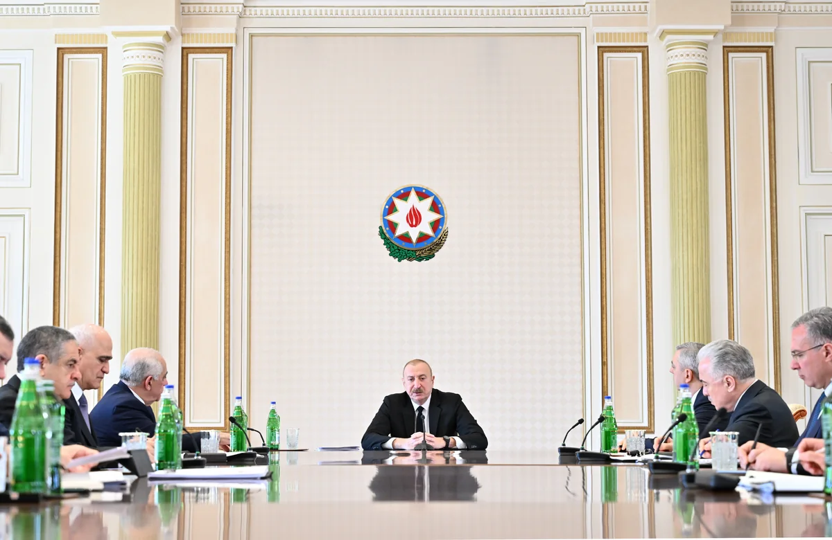 İlham Əliyev müşavirə keçirdi - FOTO - YENİLƏNİB