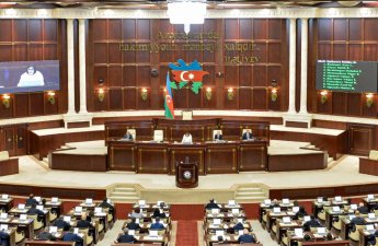 Milli Məclisdə qadınların əmək bazarındakı göstəriciləri və iqtisadi fəallığı müzakirə olunur