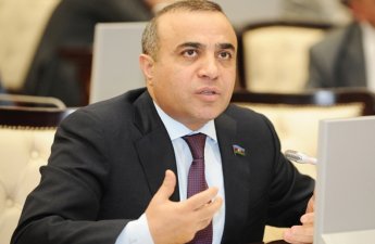Qızlar 9-cu sinifdən məktəbdən ayrılıb ərə verilir - Azay Quliyev
