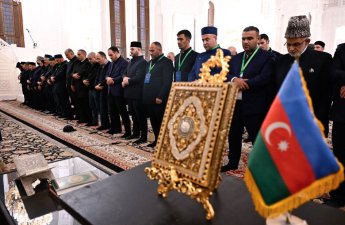 Bakıda Əjdərbəy məscidində bayram namazı qılındı
