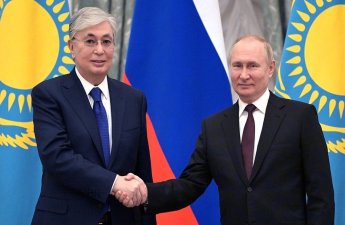 Putin Qazaxıstana səfər edib