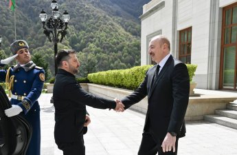 Зеленский поздравил Алиева и поблагодарил за поддержку