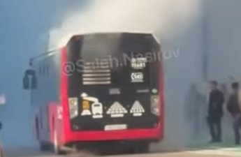 В BakuBus прокомментировали инцидент с задымленным автобусом-ВИДЕО