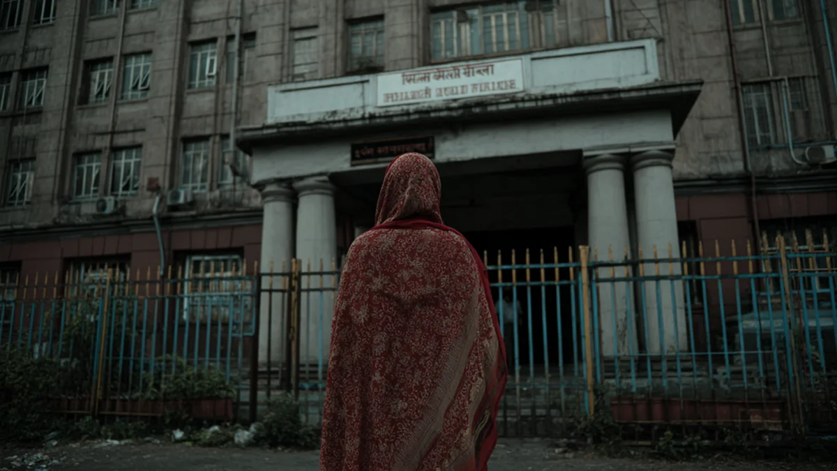 Hindistanda ölü elan edilən gənc qadın atası və qardaşının həbsindən sonra 