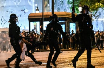 В Париже во время беспорядков после победы ПСЖ пострадали по меньшей мере 12 человек - ОБНОВЛЕНО-3
