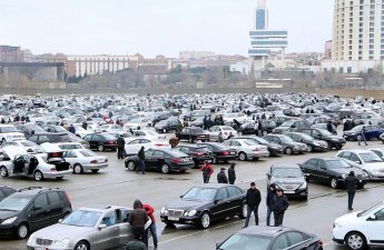Avtomobil bazarında durğunluq: İdxal rəqəmləri narahatedici siqnal verir - VİDEO