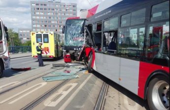 В ДТП с автобусом в Чехии пострадали 13 человек