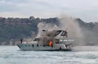İstanbulda yaxtada yanğın olub