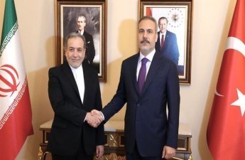 Hakan Fidan Əraqçi ilə İran-ABŞ danışıqlarını müzakirə edib