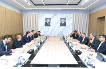 Rəşad Nəbiyev ABŞ nümayəndə heyəti ilə görüşüb