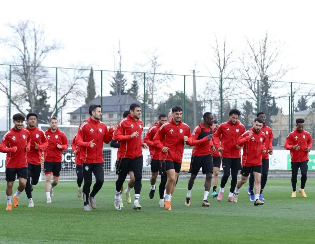Kurban Berdıyevin istəmədiyi futbolçu Rəşad Sadıqovun yanına gedir?
