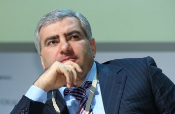 Карапетян получил право на выборы: суд Армении вернул ему паспорт