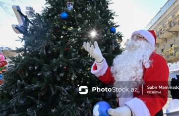 Баку готовится встретить Новый год - ФОТОРЕПОРТАЖ