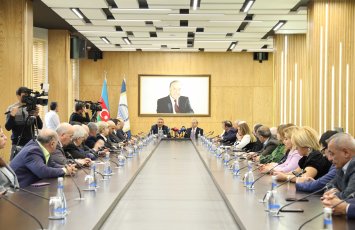 Bakıda COP29 ərəfəsində Azərbaycana qarşı informasiya hücumları müzakirə olunub - FOTO