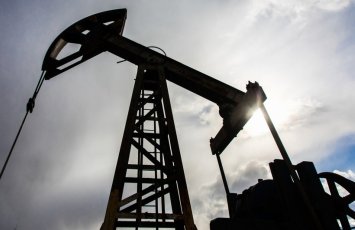 Цена азербайджанской нефти превысила 76 долларов