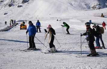 Ağ qarın isti mənzərəsi – “Şahdağ” Turizm Mərkəzindən REPORTAJ