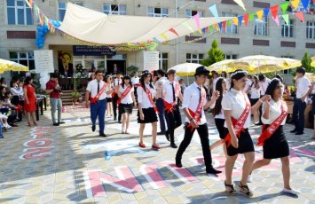 Bu il orta məktəbi qızıl və gümüş medallarla bitirənlərin SAYI AÇIQLANDI - FOTO