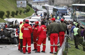 В тяжелом ДТП с микроавтобусом в Боливии погибли 13 человек