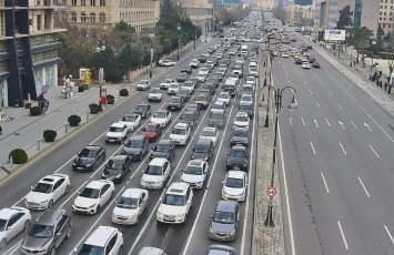 Bakının bir sıra yollarında tıxac yaranıb