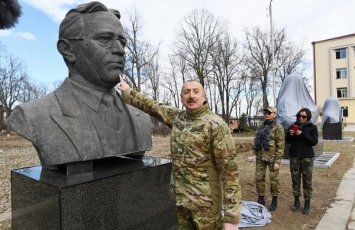 “Burada gördükləri hər şeyə “bəli, bəli ” deyirlər, geri dönəndən sonra isə...”