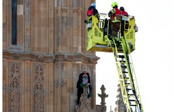 Big Ben-ə çıxan fəal HƏBS EDİLDİ