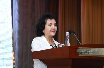 Üsküdar Universitetinin rektoru medianın gələcək inkişafından bəhs edən simpoziumun FAYDALARINDAN YAZDI