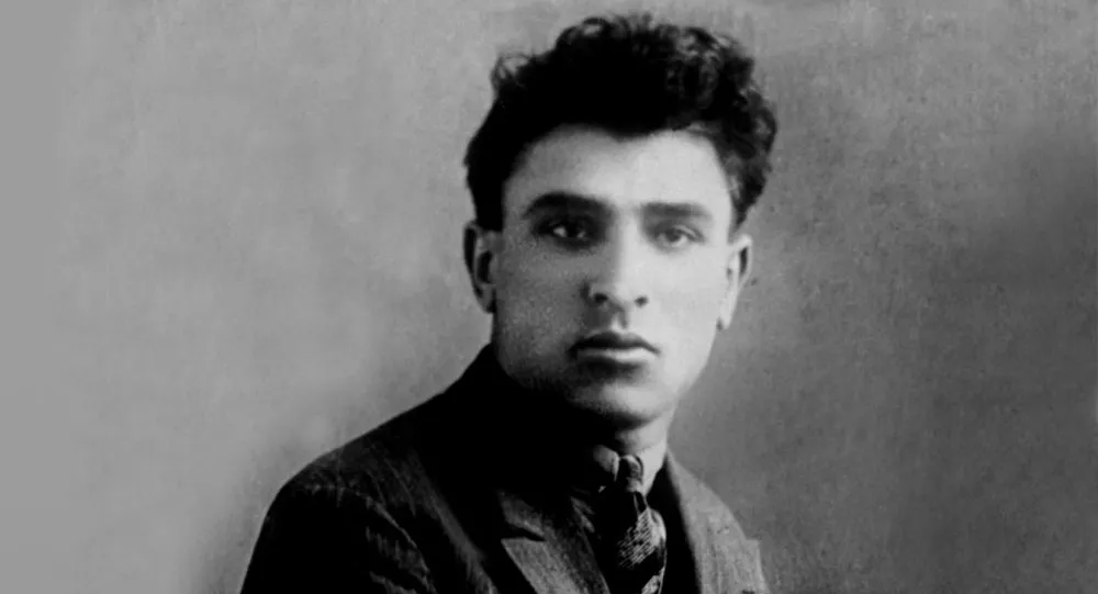 Mikayıl Müşfiqin doğum günüdür