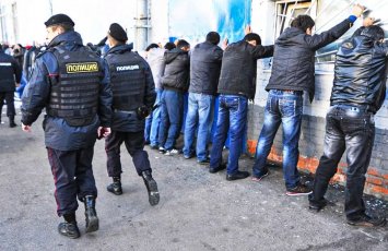 Рейды против мигрантов в Москве-ВИДЕО