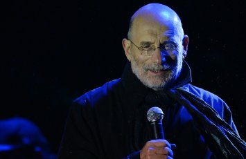 Бориса Акунина заочно приговорили к 14 годам колонии