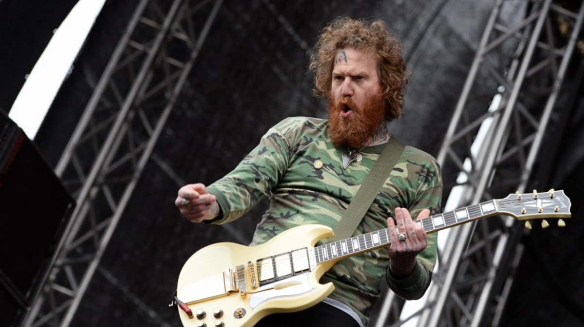 Гитарист группы Mastodon Брент Хайндс насмерть разбился на мотоцикле