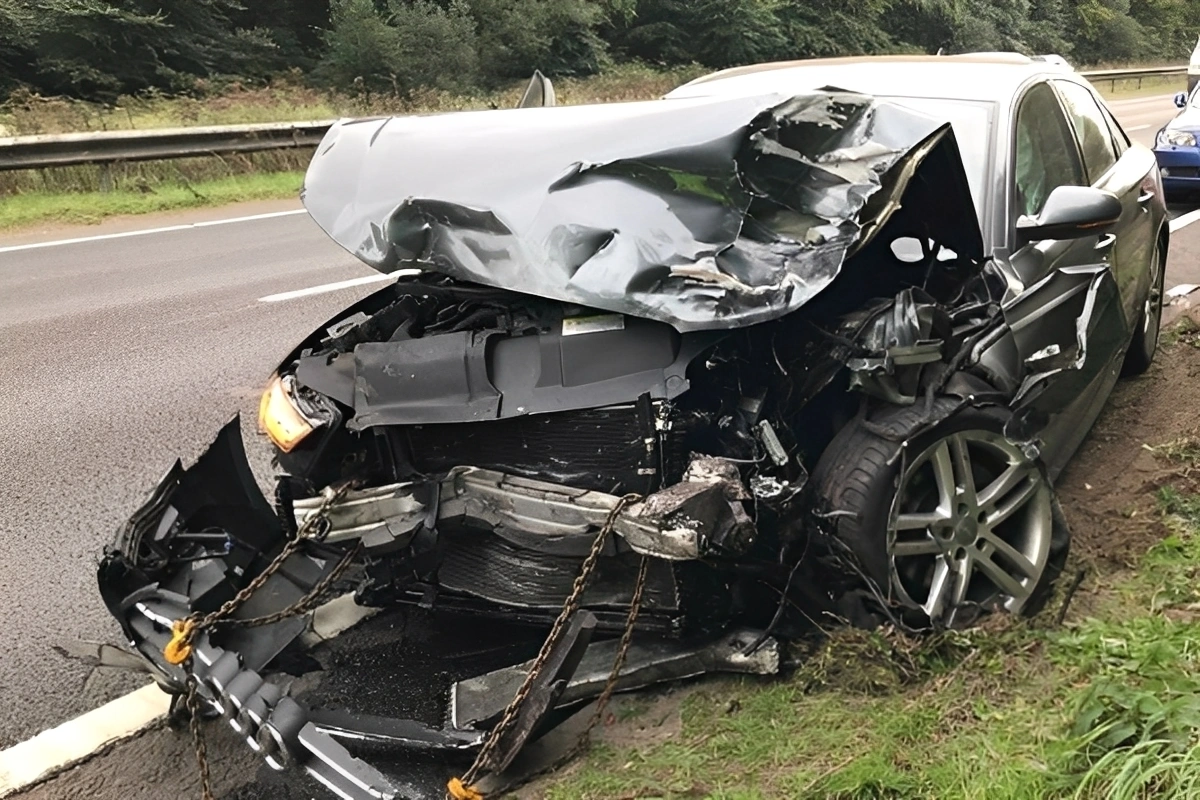 В Джалилабаде столкнулись два автомобиля: ребенок погиб, родители выжили