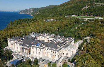 Ukrayna dronlarının Putinin sarayı və şərab zavodu yaxınlığında törətdiyi yanğın 4 gündən sonra söndürüldü...
