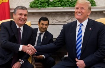 Мирзиеев позвонил Трампу 