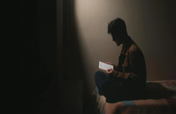 Bu ölkədə kitab oxuyanların həbs müddəti azaldıla bilər