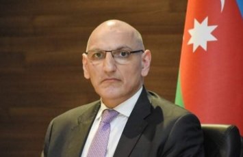 Elçin Əmirbəyov: 
