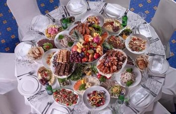 Dəbdəbə və menyu yarışına çevrilən toy məclisləri: 