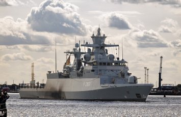 Китай обвинил корабли США и Великобритании в провокации в Тайваньском проливе