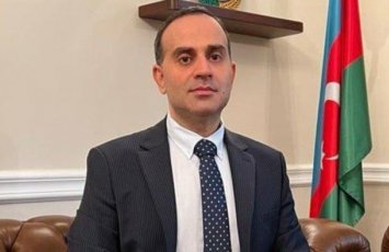 Geri çağırılan səfirimizin katibəsindən qeyri-qanuni uşağı var? - FOTO
