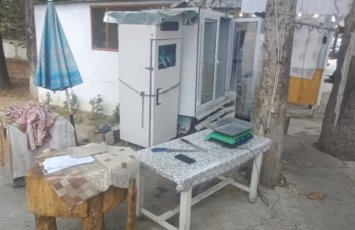 Bu ət satışı məntəqəsi qanunsuz işləyirmiş