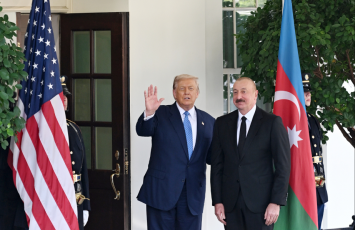 “O, bütün dünya liderlərini özünə heyran etməyi bacarıb”