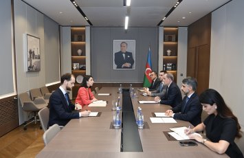 Fransanın yeni səfiri etimadnaməsinin surətini Ceyhun Bayramova təqdim edib - FOTO