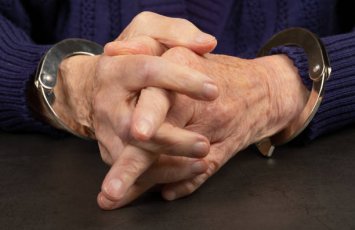 В России пенсионерку хотят отправить за решетку за регистрацию гражданина Азербайджана